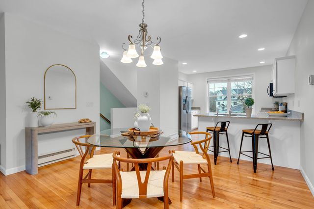 131 Court St Unit 17, Exeter, NH 03833