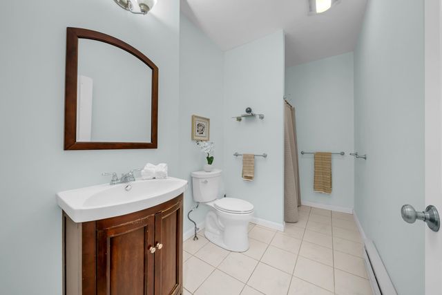 131 Court St Unit 17, Exeter, NH 03833