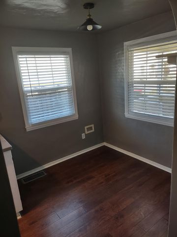 180 Donner Ave, Roseville, CA 95678