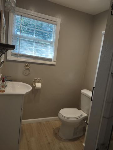 180 Donner Ave, Roseville, CA 95678