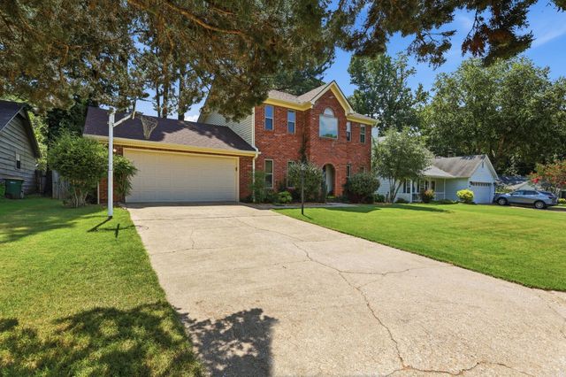 2511 Hickorynut Court, Little Rock, AR 72211