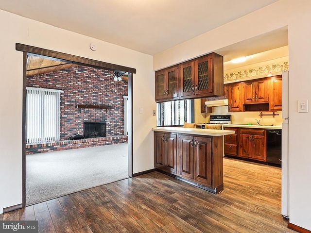 34 GARY DR, Hamilton, NJ 08690