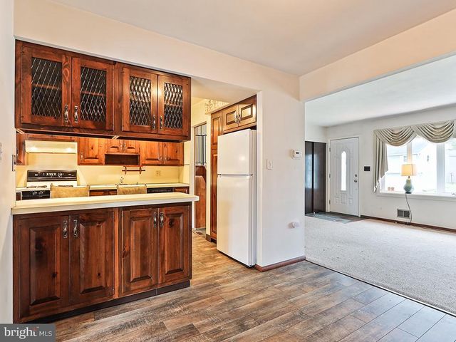 34 GARY DR, Hamilton, NJ 08690