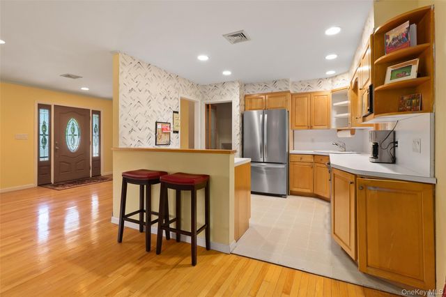 3832 Valleyview Street, Mohegan Lake, NY 10547