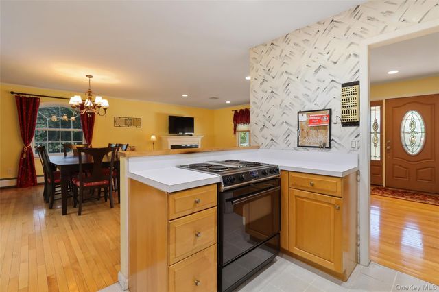 3832 Valleyview Street, Mohegan Lake, NY 10547