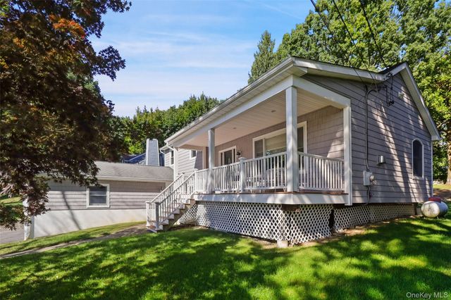 3832 Valleyview Street, Mohegan Lake, NY 10547