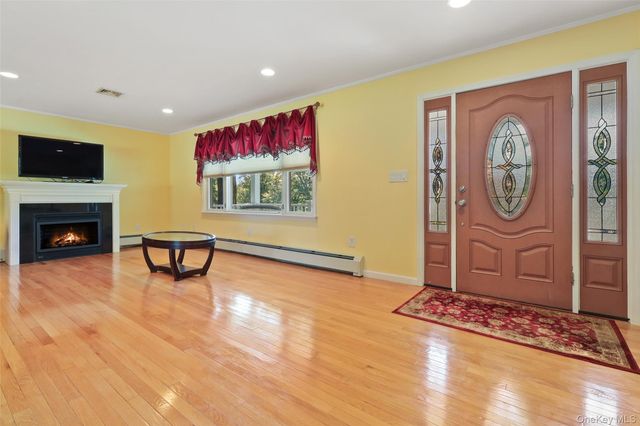 3832 Valleyview Street, Mohegan Lake, NY 10547