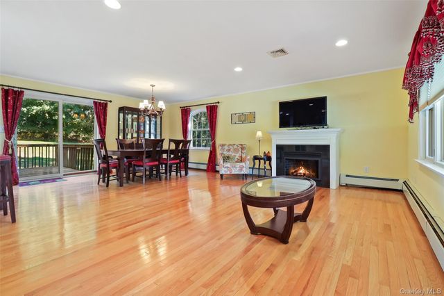 3832 Valleyview Street, Mohegan Lake, NY 10547