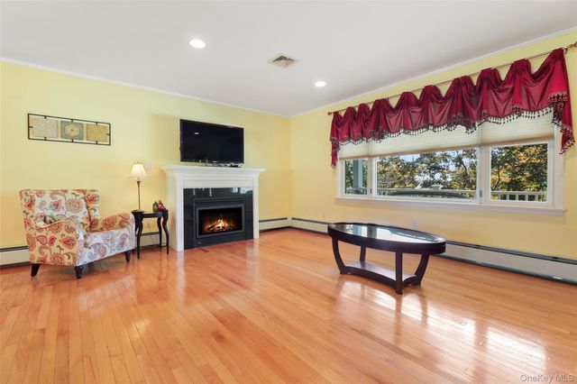 3832 Valleyview Street, Mohegan Lake, NY 10547