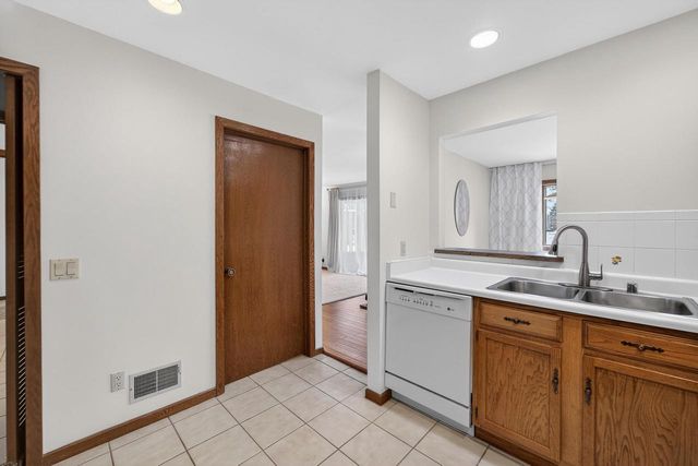 5926 Forest Lane, Fitchburg, WI 53711