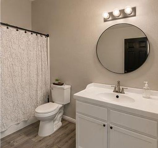 239 E Melville Drive, Crosby, TX 77532