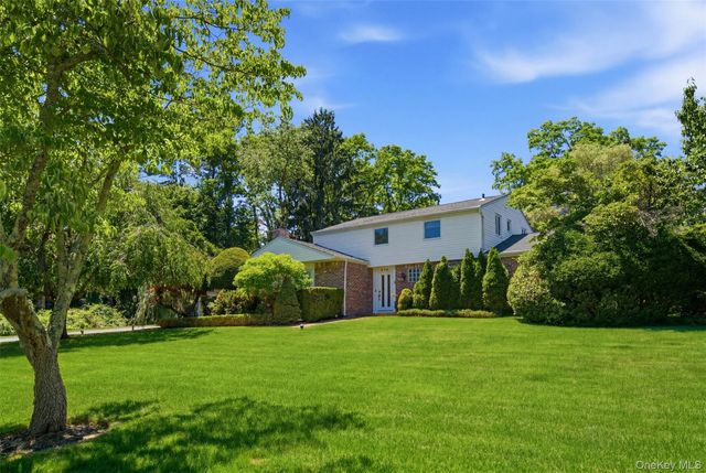 279 Hillcrest Lane, Upper Brookville, NY 11771