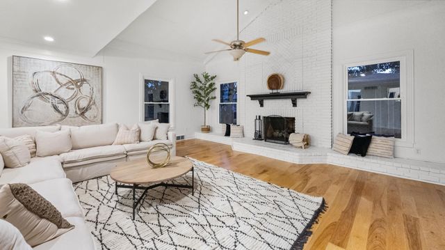 2832 S HUNTERS HORN DR, Germantown, TN 38138