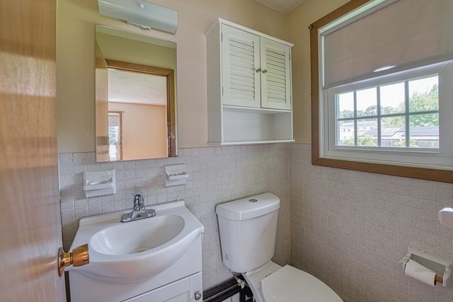 33 Upton St, Brockton, MA 02302