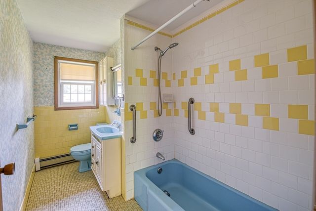 33 Upton St, Brockton, MA 02302