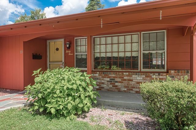 33 Upton St, Brockton, MA 02302
