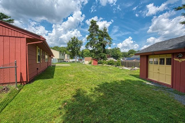 33 Upton St, Brockton, MA 02302