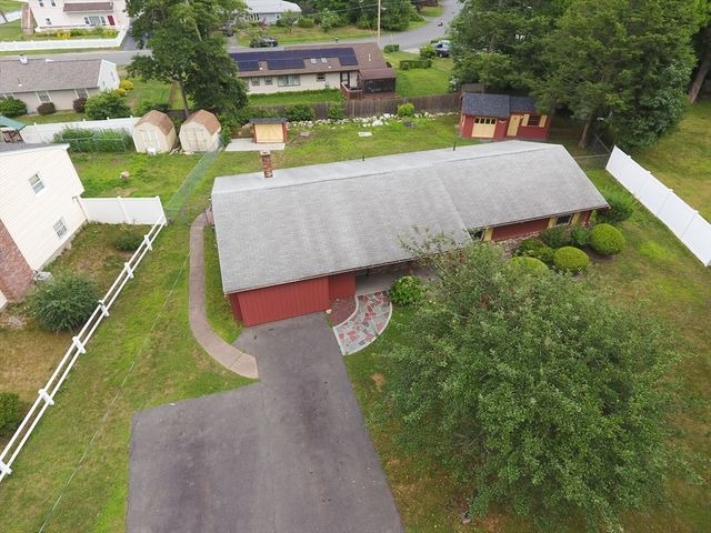 33 Upton St, Brockton, MA 02302