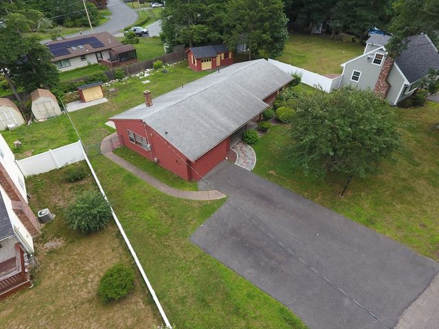 33 Upton St, Brockton, MA 02302
