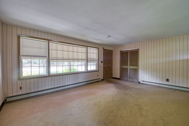 33 Upton St, Brockton, MA 02302