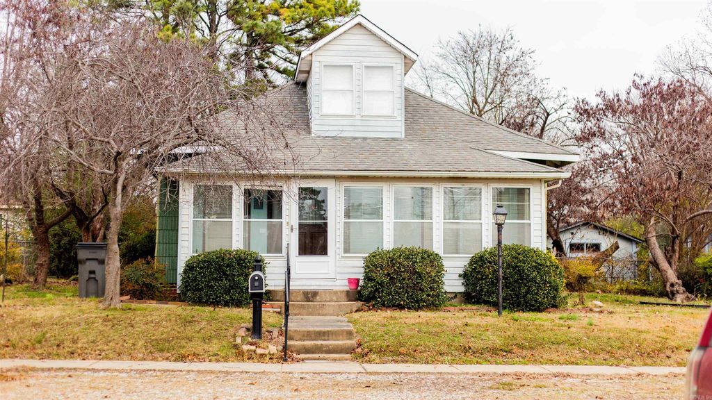 525 W Thompson St, Paragould, AR 72450