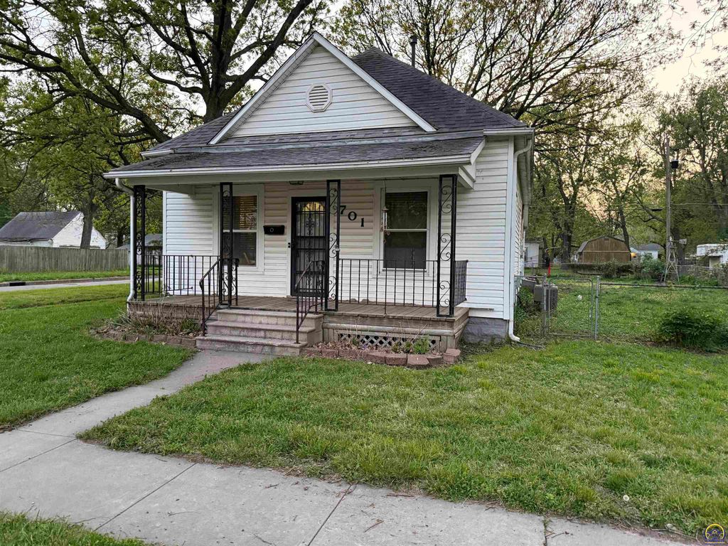 701 NE Poplar ST, Topeka, KS 66616