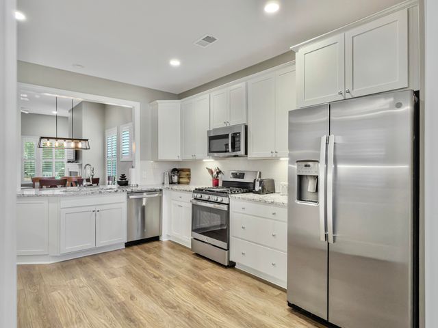 1013 Old Field Drive, Summerville, SC 29483