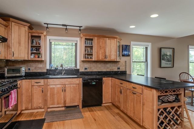 69 Cole St, Cummington, MA 01026