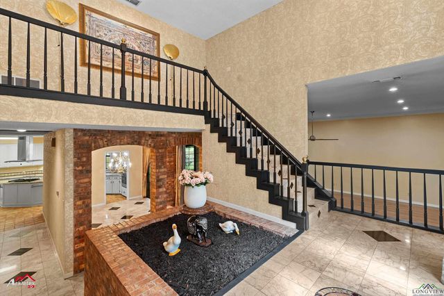 1502 Meandering Way, Longview, TX 75604