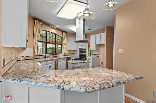 1502 Meandering Way, Longview, TX 75604