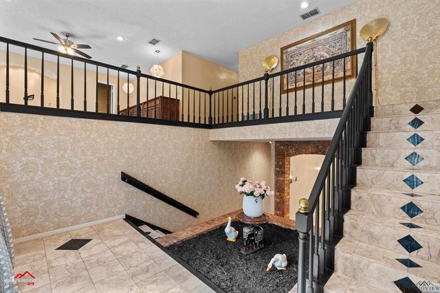 1502 Meandering Way, Longview, TX 75604