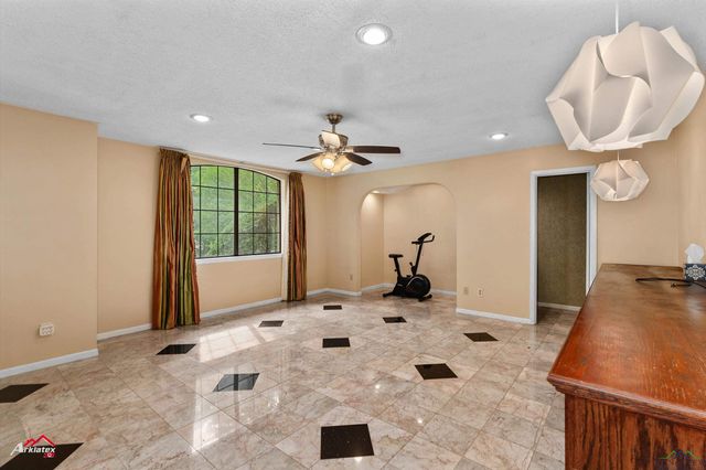 1502 Meandering Way, Longview, TX 75604