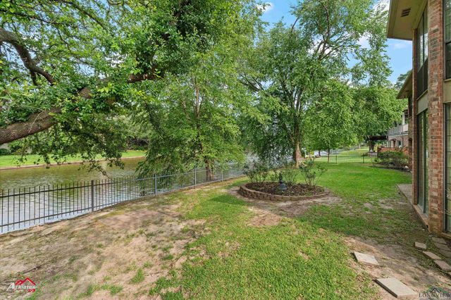 1502 Meandering Way, Longview, TX 75604