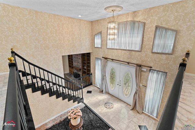 1502 Meandering Way, Longview, TX 75604
