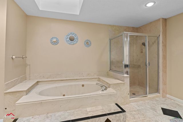 1502 Meandering Way, Longview, TX 75604