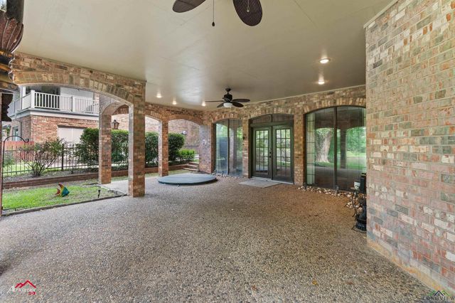 1502 Meandering Way, Longview, TX 75604