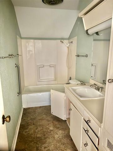 1302 Linwood Drive, Wharton, TX 77488