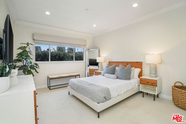 125 Montana Avenue 204, Santa Monica, CA 90403