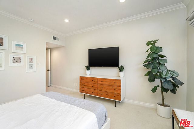 125 Montana Avenue 204, Santa Monica, CA 90403