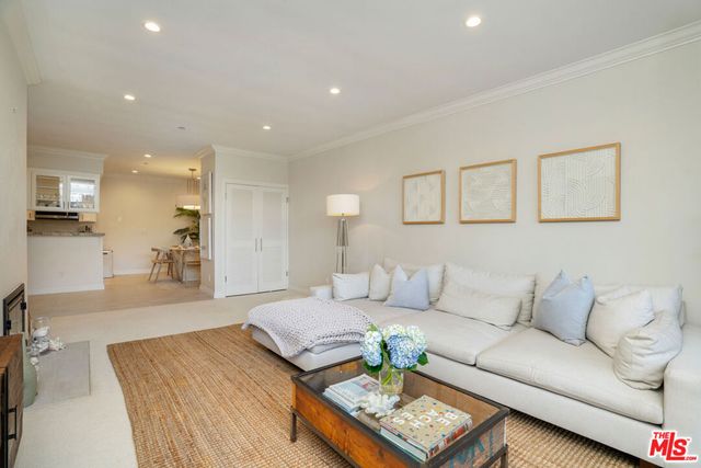 125 Montana Avenue 204, Santa Monica, CA 90403