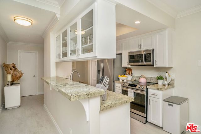125 Montana Avenue 204, Santa Monica, CA 90403