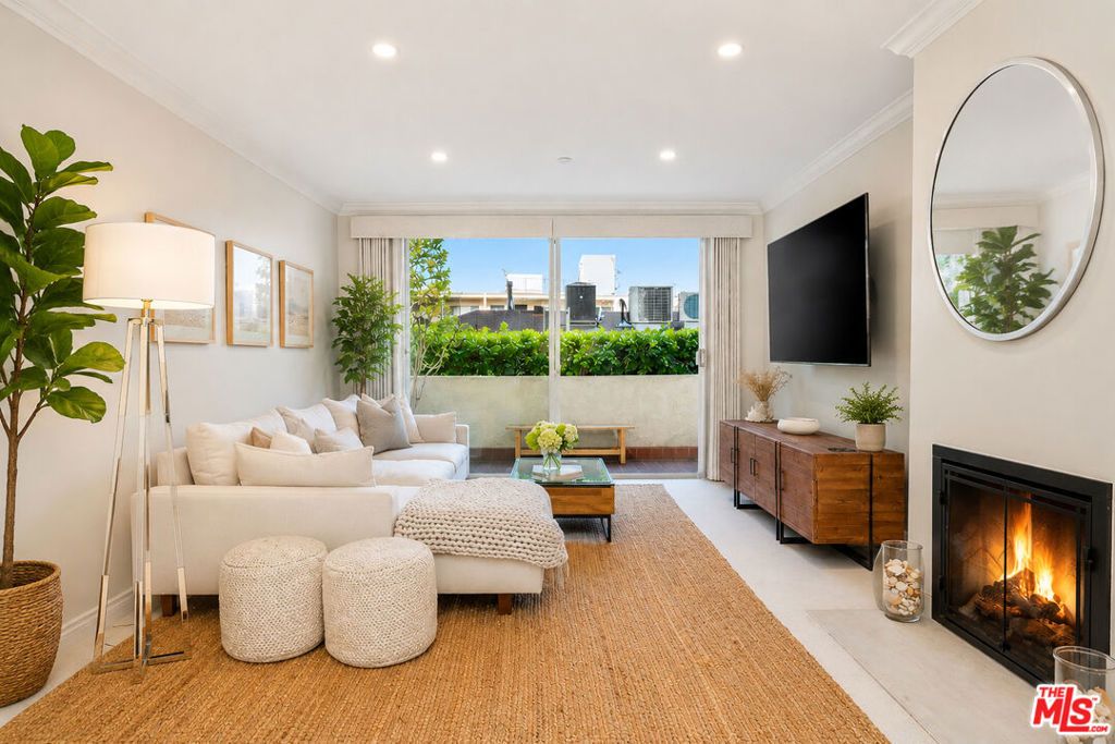 125 Montana Avenue 204, Santa Monica, CA 90403