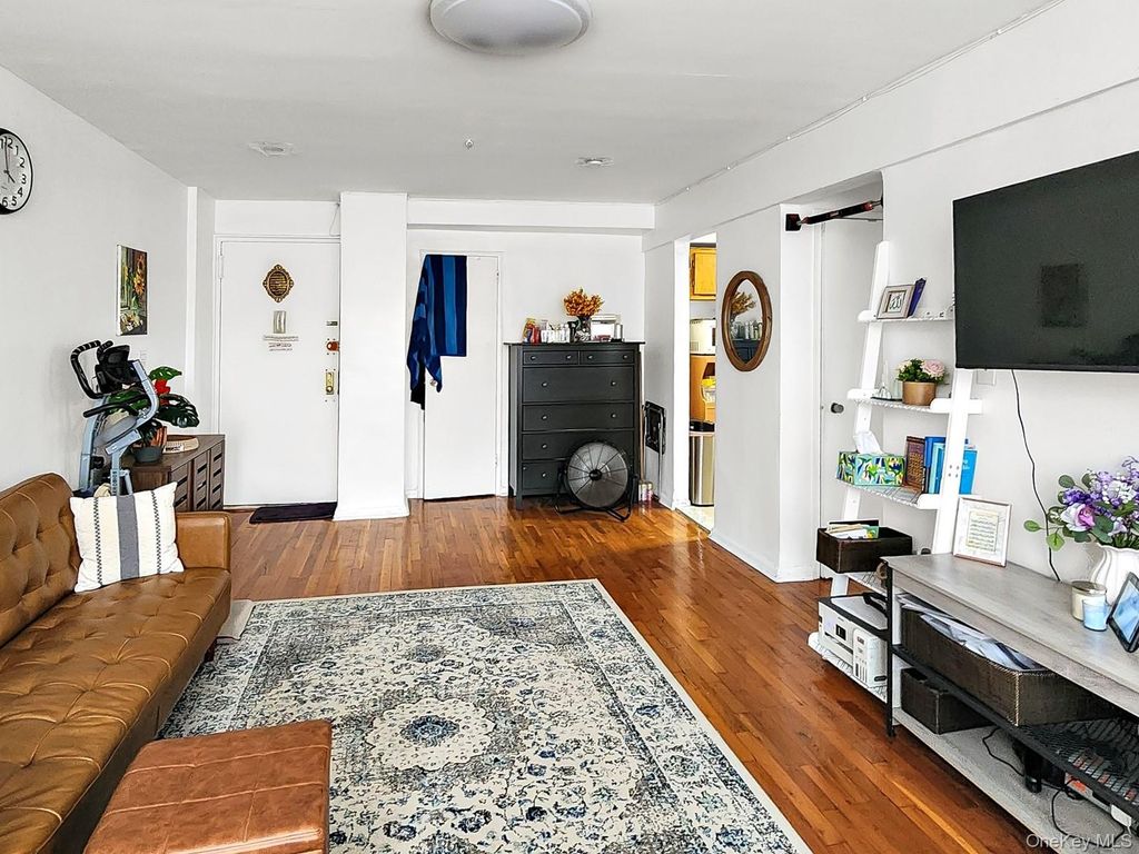83-30 Vietor Avenue 716, Elmhurst, NY 11373 — photo 3