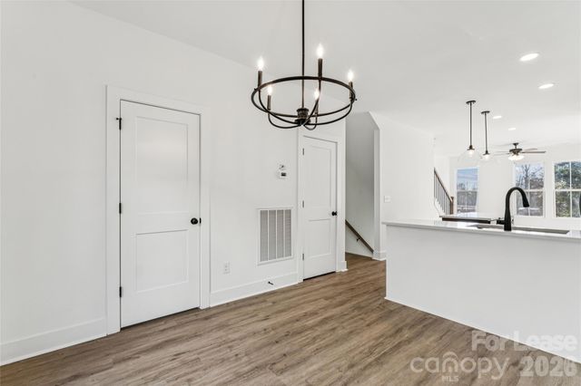 5007 Grayton Alley, Charlotte, NC 28217