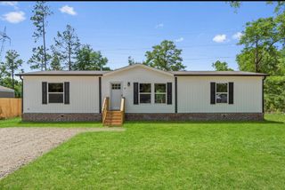 40 E Poinsetta Avenue, Defuniak Springs, FL 32433