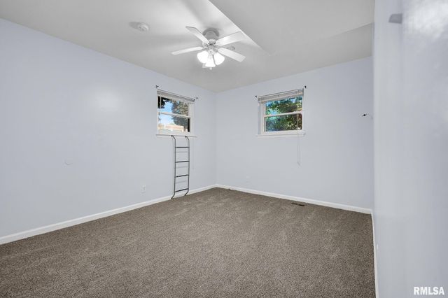 5054 N LAKESIDE Place, Peoria Heights, IL 61616