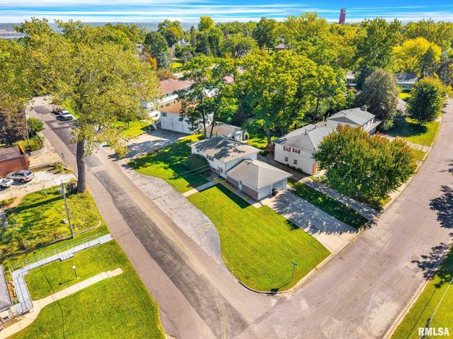 5054 N LAKESIDE Place, Peoria Heights, IL 61616