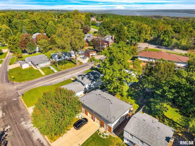 5054 N LAKESIDE Place, Peoria Heights, IL 61616