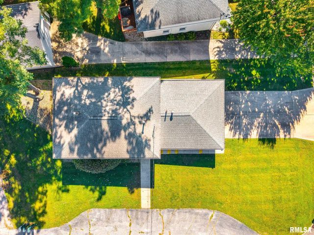 5054 N LAKESIDE Place, Peoria Heights, IL 61616