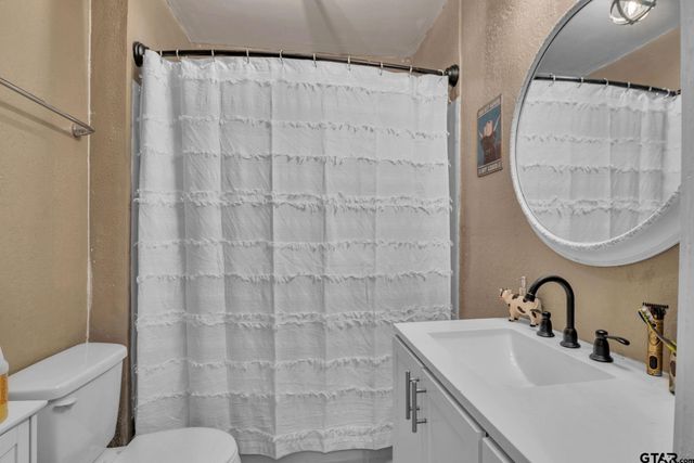 109 Sanders Lane, Pittsburg, TX 75686